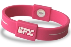 イーエフエックス